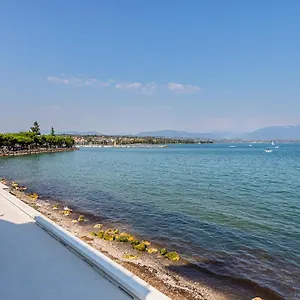 Lägenhetshotell Residenza Miralago By Wonderful Italy