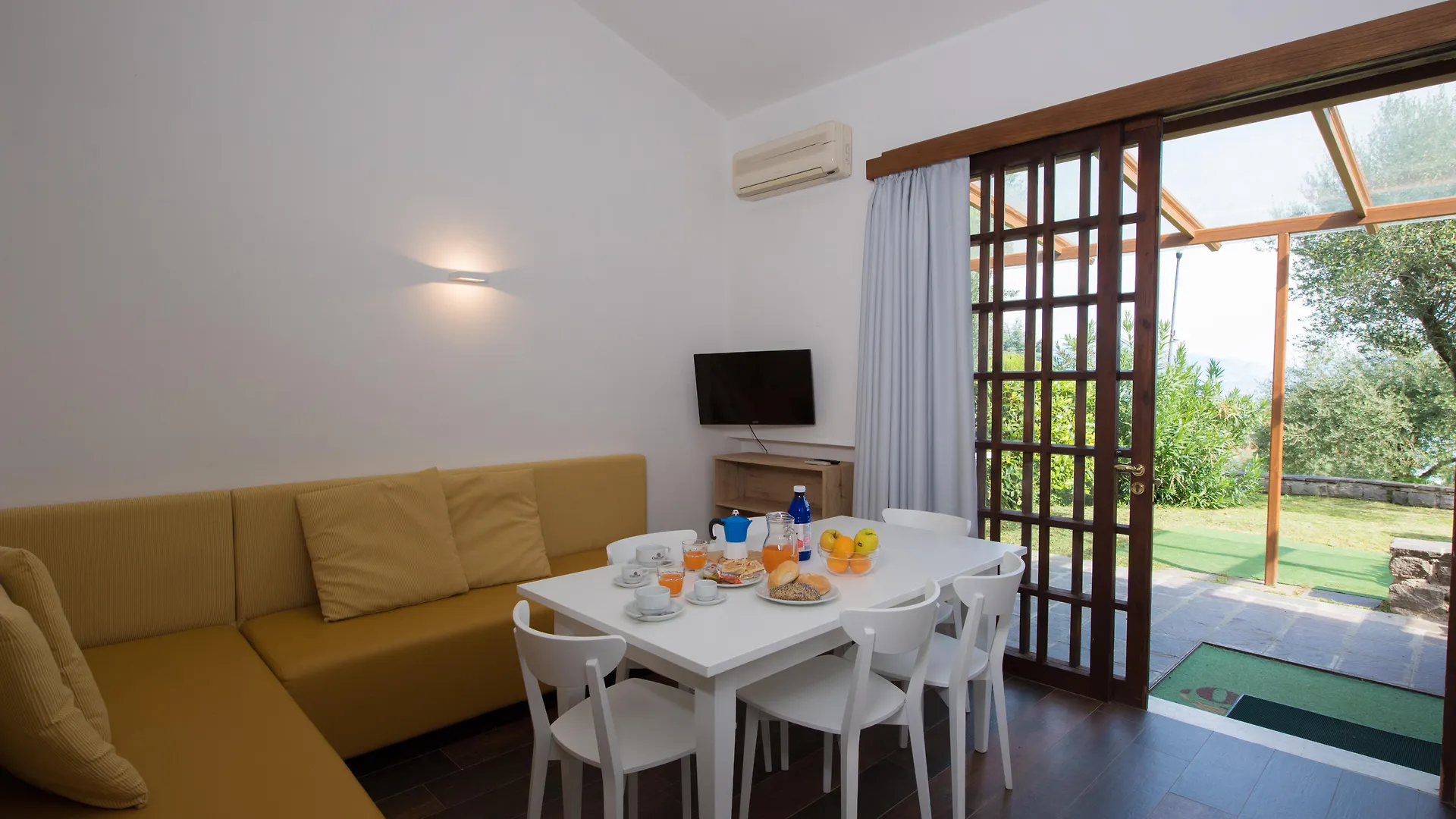 Aparthotel Desenzano Lake Village Desenzano del Garda