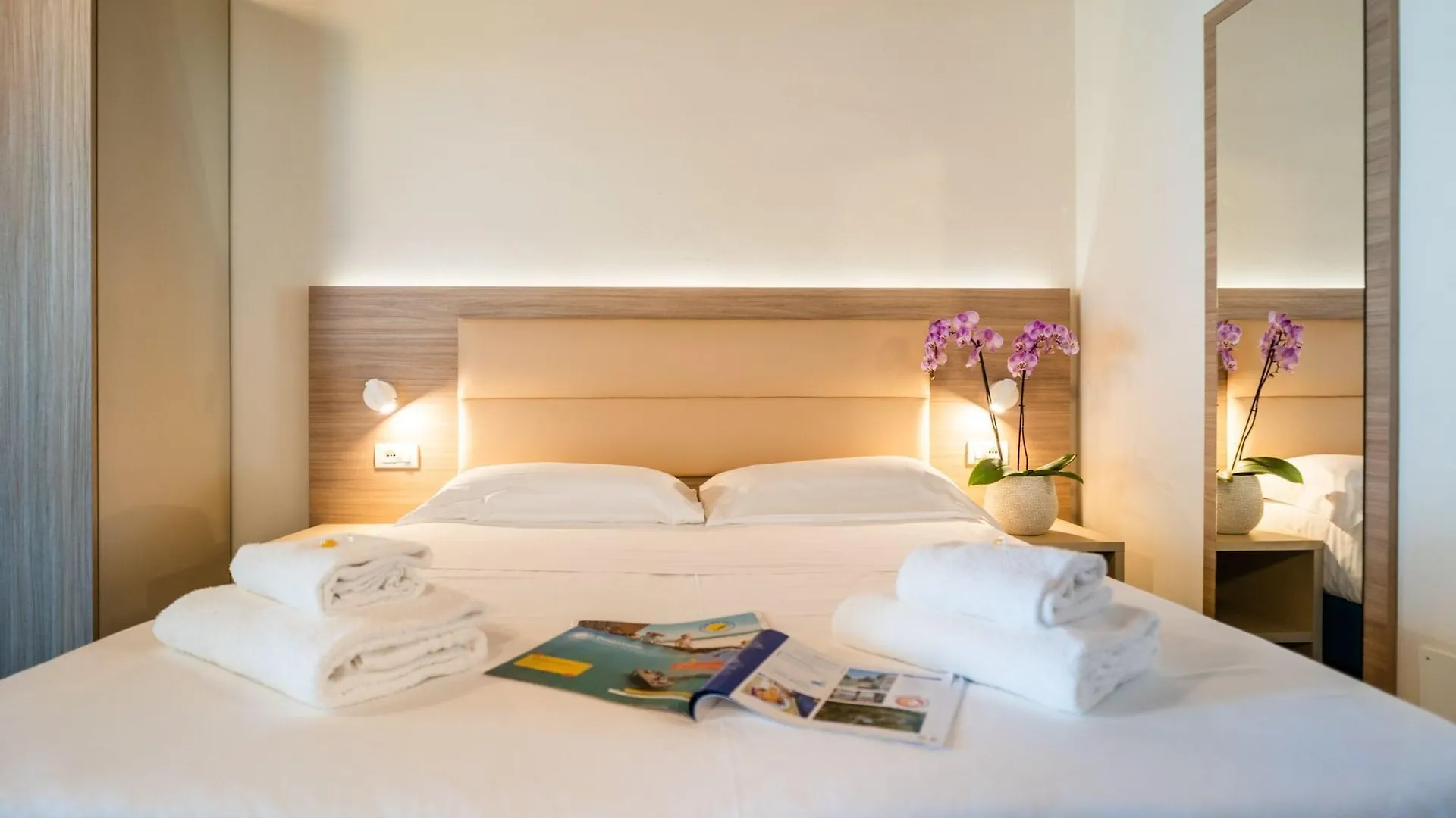 Aparthotel Desenzano Lake Village Desenzano del Garda