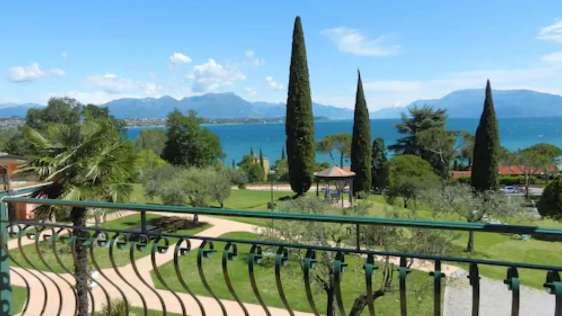Aparthotel Desenzano Lake Village Desenzano del Garda