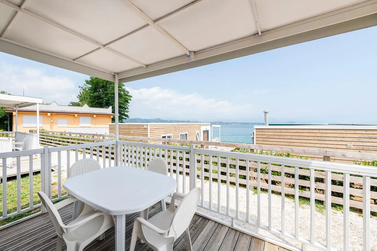 **** Aparthotel Desenzano Lake Village Desenzano del Garda Italië